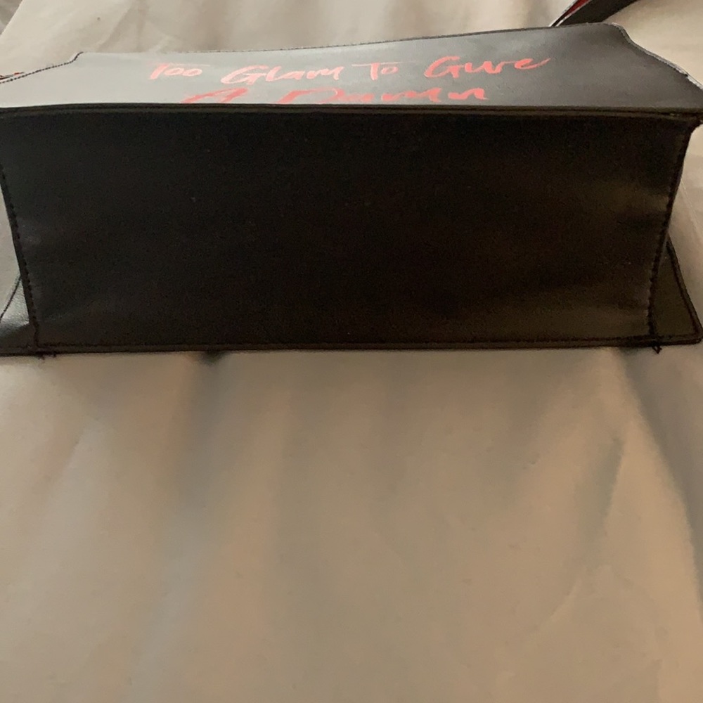 NEW VICTORIA SECRET CLUTCH/MAKEUP BAG - Picture 2 of 5